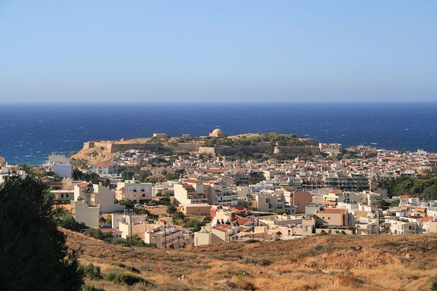 From Chania: Knossos Palace and Heraklion Full-Day Tour - Rethymno gives the day a different ending