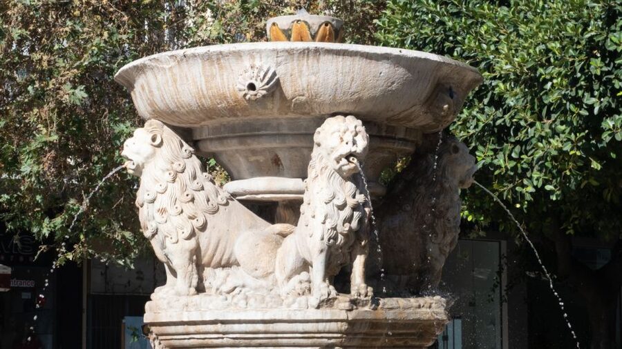 From Heraklion: Historical Center City Tour & Knossos Palace - Should you spend the free time in the Archaeological Museum?