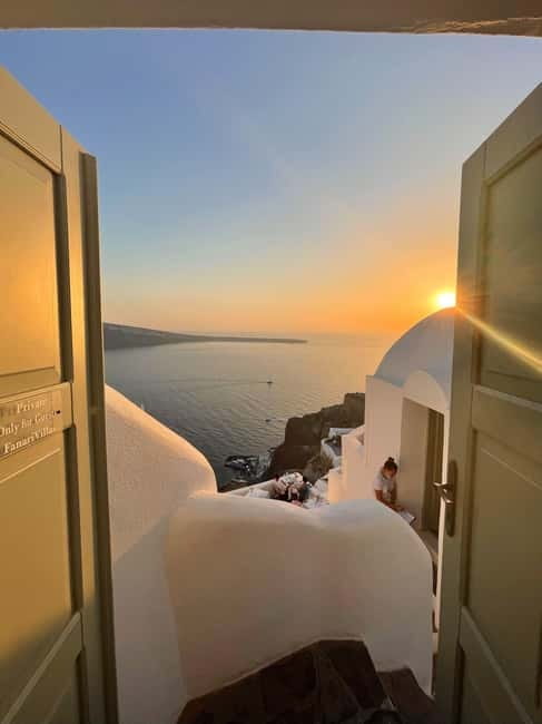 From Heraklion: Santorini Full-Day Tour by Boat - What the guide adds to the day