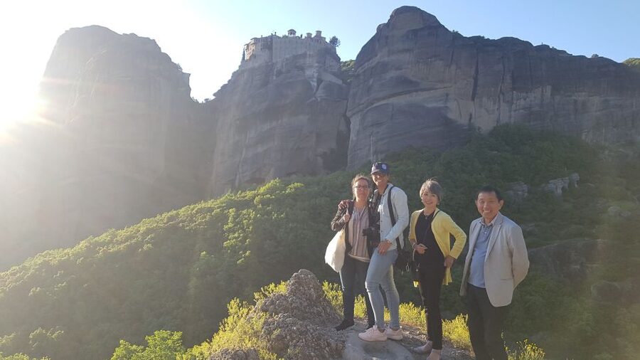 From Kalambaka or Kastraki: Midday Meteora Tour - Why Meteora works best with a short guided tour