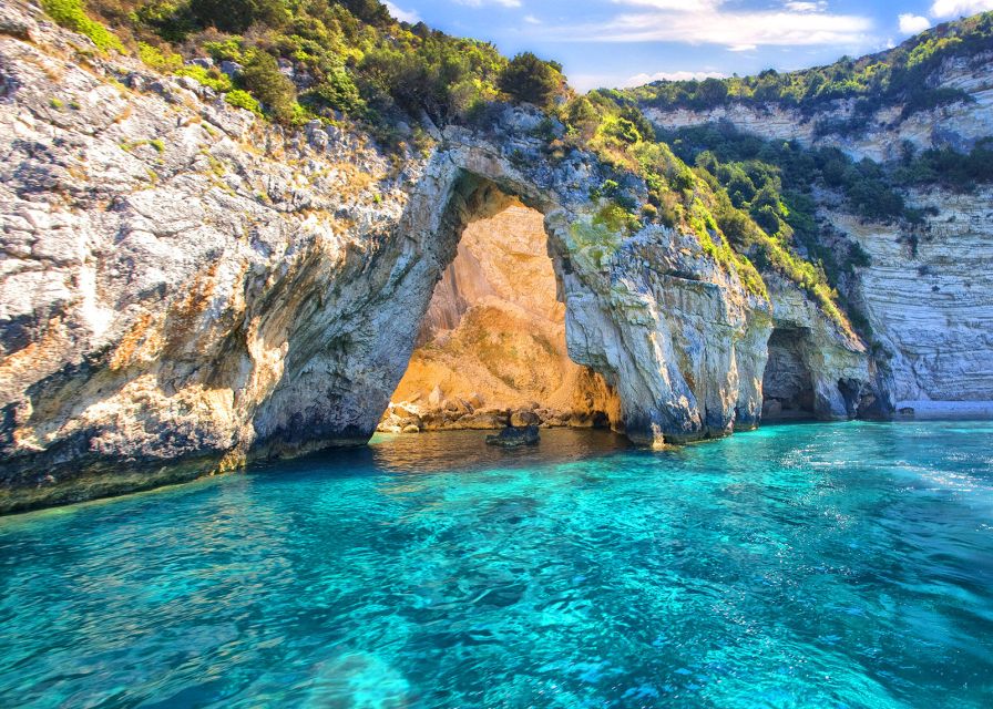 From Lefkimmi: Paxos, Antipaxos & Blue Caves Boat Tour - Who will get the most from this day