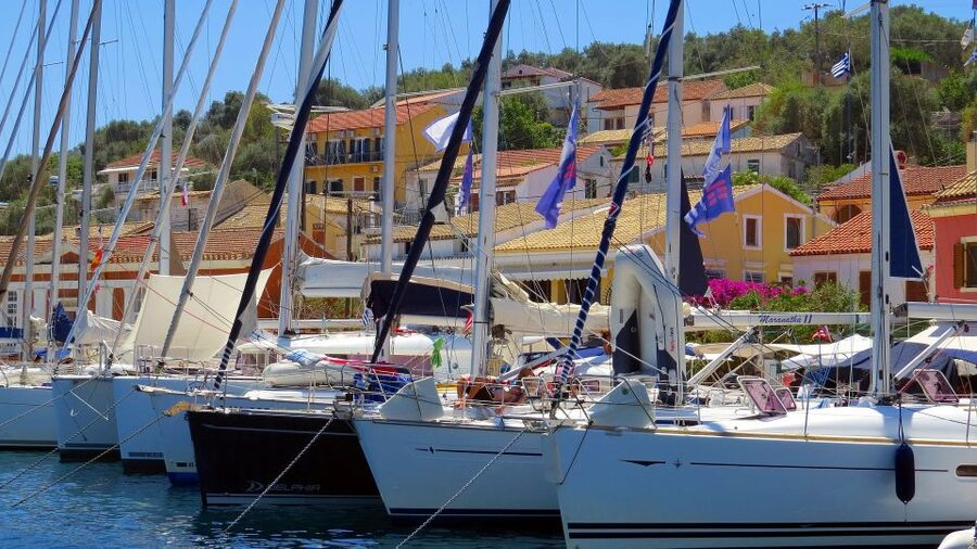 From Lefkimmi: Paxos, Antipaxos & Blue Caves Boat Tour - The early pickup from southern Corfu