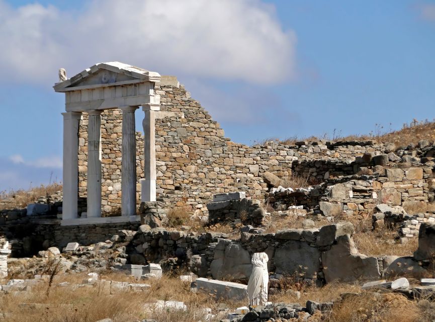 From Mykonos: Ancient Delos Tour - The museum’s sculptures, vessels, and daily objects