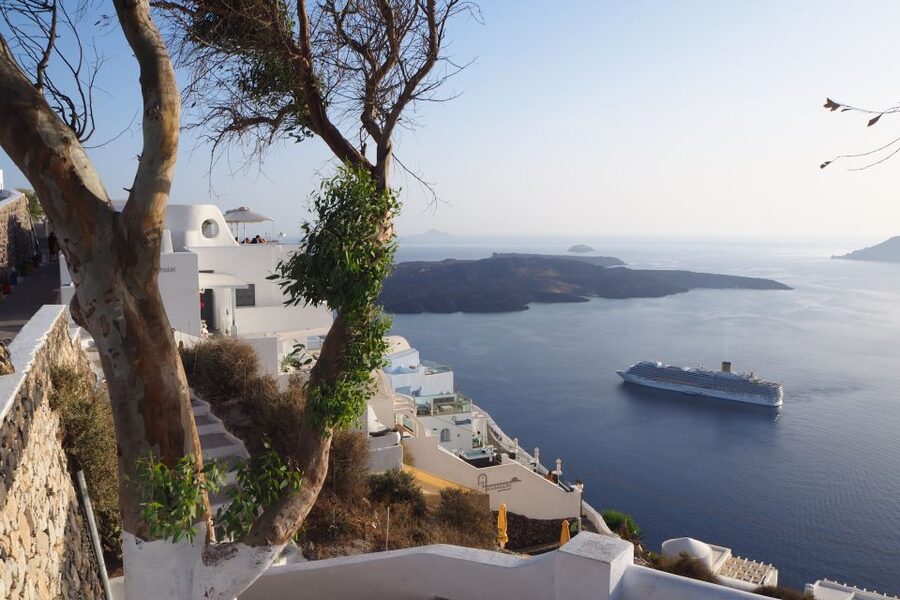 From Naxos: Full-Day Boat Trip to Santorini - What this Naxos to Santorini trip really offers