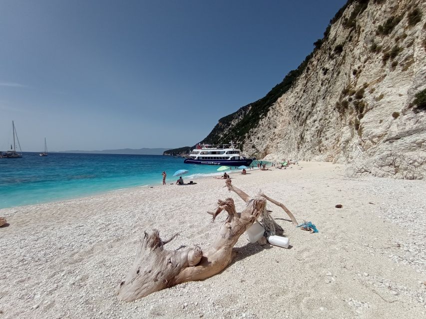 From Nydri: Boat to Kefalonia and Ithaki with Swim Stops - What the boat day feels like in practice