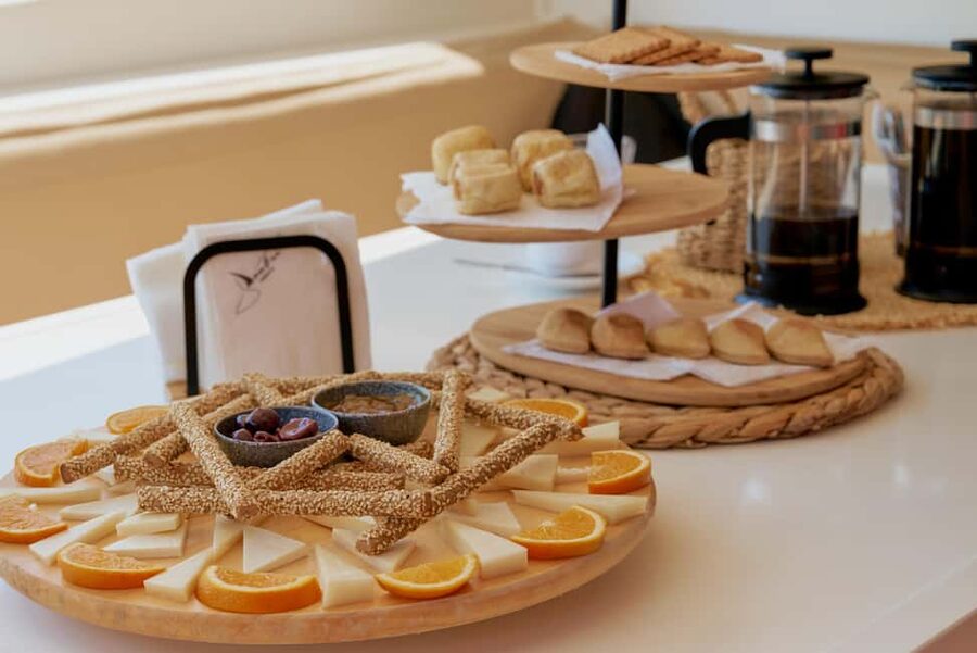 From Panormo: Luxe All-Inclusive Catamaran Cruise with Lunch - What the 100-minute crossing feels like