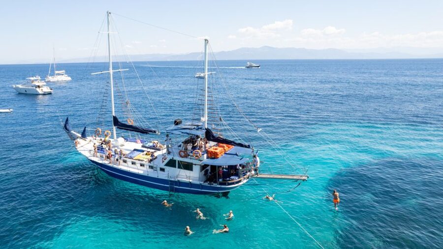 From Parga: Paxos and Antipaxos Cruise with Blue Caves - Two hours in Gaios for food and a walk