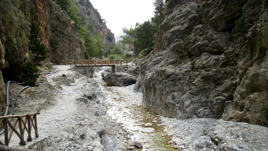 From Rethymno/Chania: Imbros Gorge Hike - What to pack for the 2.5-hour descent