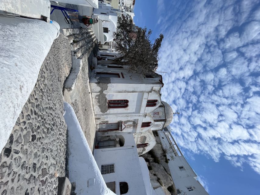From Rethymno: Full-Day Trip to Santorini by Boat - Arriving at Athinios and finding your bus