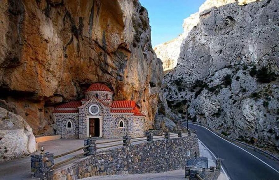 From Rethymno: Lake Kournas and Villages Full-Day Tour - Plakias and a swim in the Libyan Sea