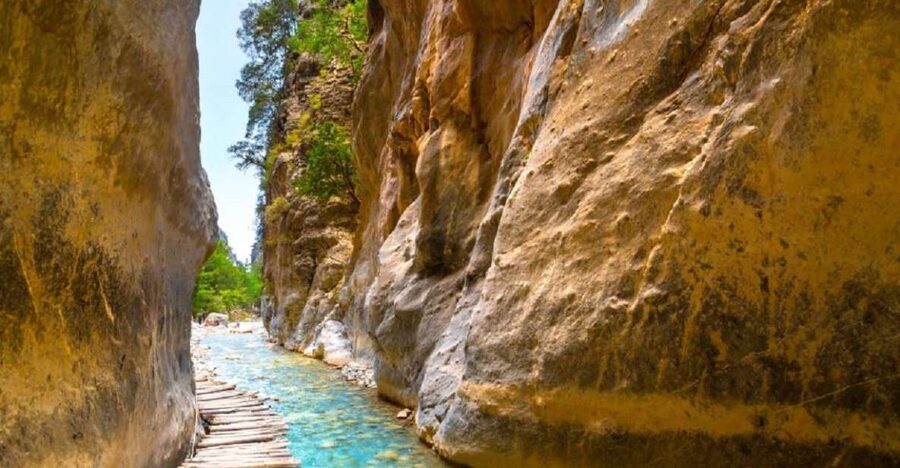 From Rethymno: Samariá Gorge Full-Day Hike - The Samaria Gorge experience at a glance