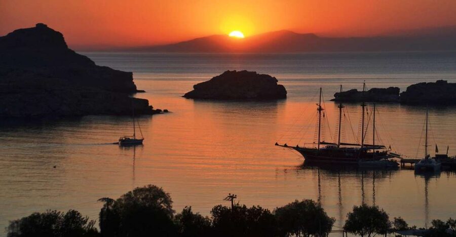 From Rhodes City: Evening Bus Trip To Lindos - Why an evening visit changes Lindos
