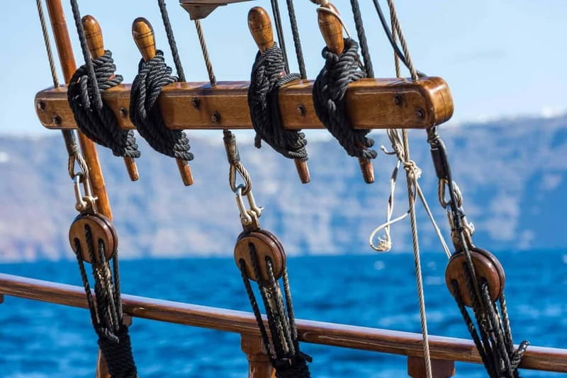 From Santorini: Volcano Cruise With Oia Sunset - Nea Kameni And The Volcano Walk