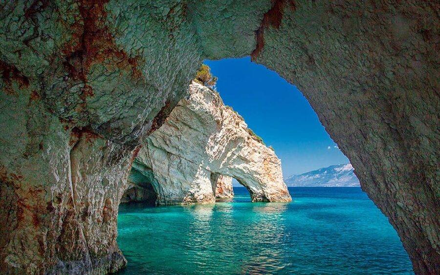 From Skiathos:Skopelos & Alonissos Boat Trip with Highlights - Crossing toward Alonissos and the Blue Caves