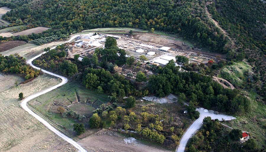 From Thessaloniki: Aigai Royal Tombs & Pella Museum Day Trip - Who will enjoy this trip most