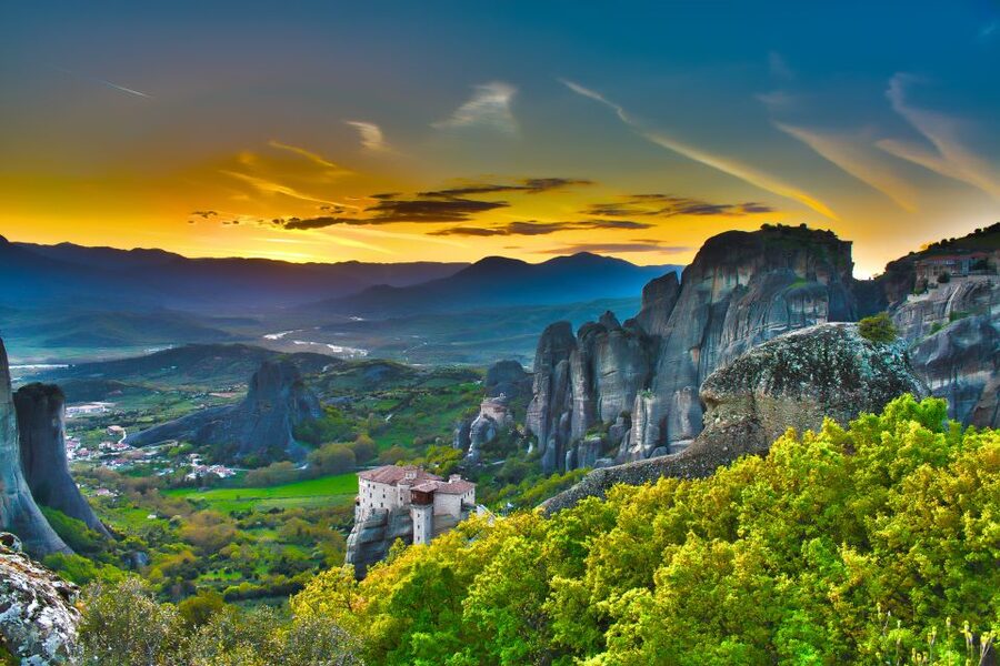 From Thessaloniki: Full Day Trip to Meteora - Inside two monasteries: frescoes, icons, and strict clothing rules
