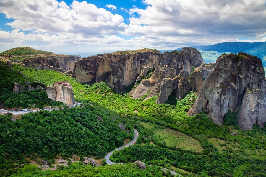 From Thessaloniki: Full Day Trip to Meteora - Arriving at Kalambaka and the Meteora rocks