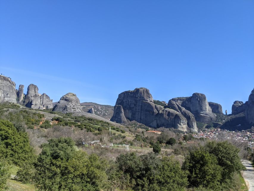 From Thessaloniki: Meteora Small Group Day Trip - A small group makes the transfer easier