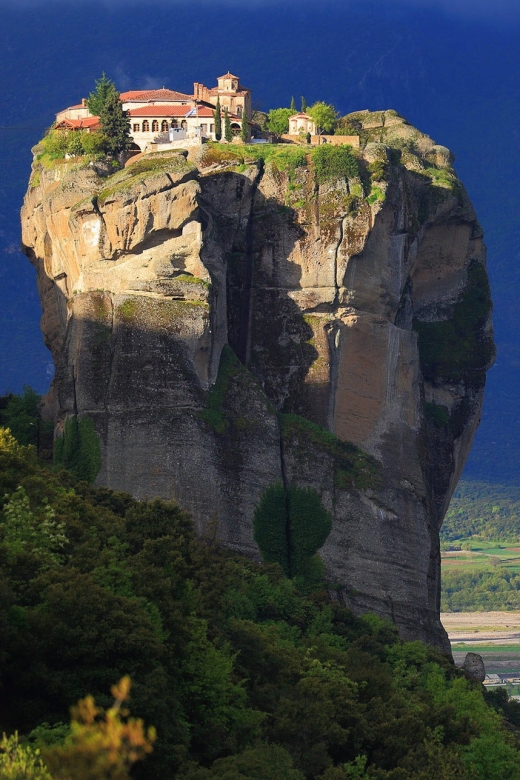 From Thessaloniki: Private Day Trip to Meteora with Transfer - The café break and the road to Meteora