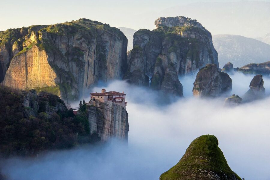 From Thessaloniki: Private Day Trip to Meteora with Transfer - Lunch and free time in Kalabaka