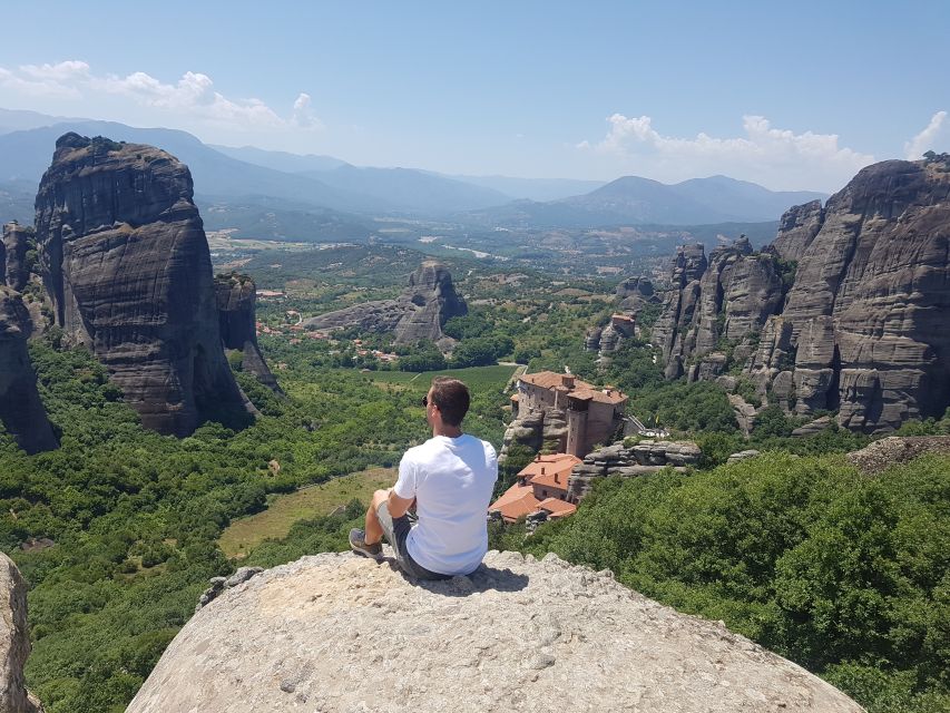 From Thessaloniki: Train Trip to Meteora & Monastery Tour - An hour in Kalambaka before the return train