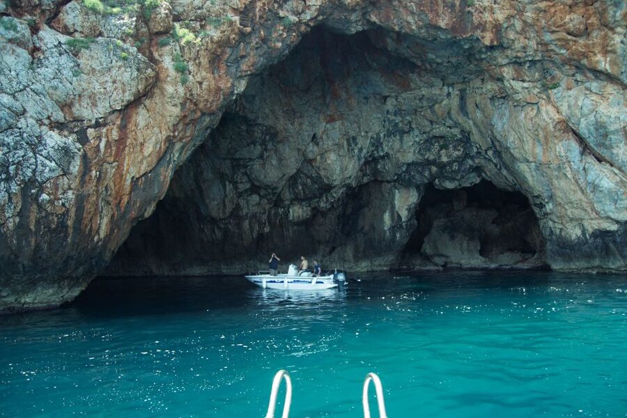 Georgioupolis: Rent a Boat Safari Sea Tour - What the three-hour format feels like