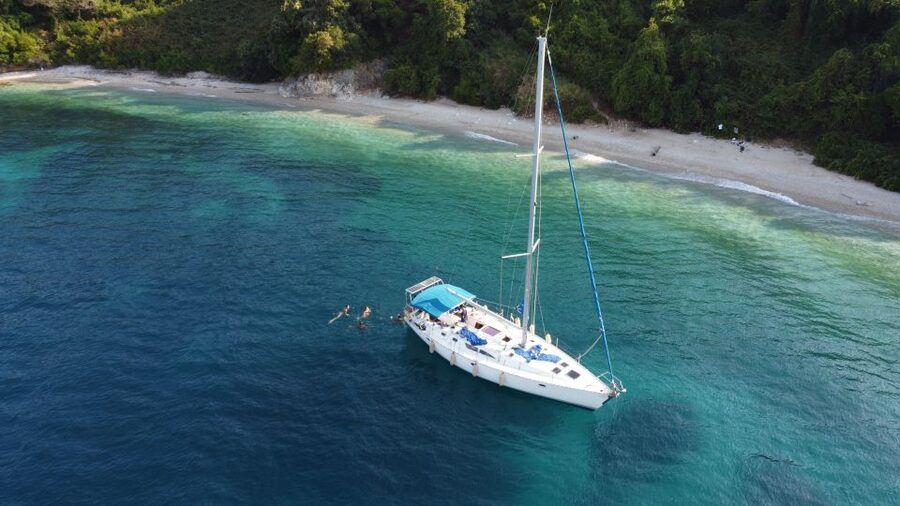 Gouvia: Corfu Island Sailing Trip with Snack and Soft Drinks - Gialiskari: snorkeling, lunch, and the cliff jump