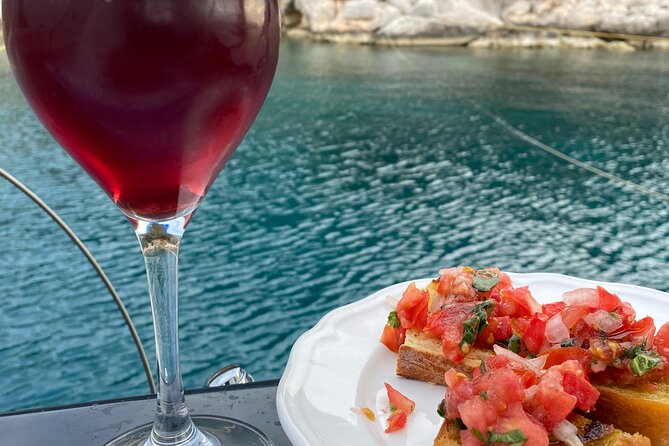 Greek Gastronomy & Wine Pairing Cruise with a Sommelier in Athens - What the boat is really like
