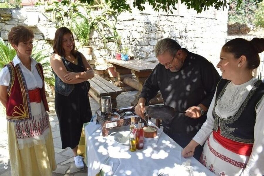 Heraklion: Cretan Cooking Lesson with Lunch in Arolithos - The terrace meal above Heraklion