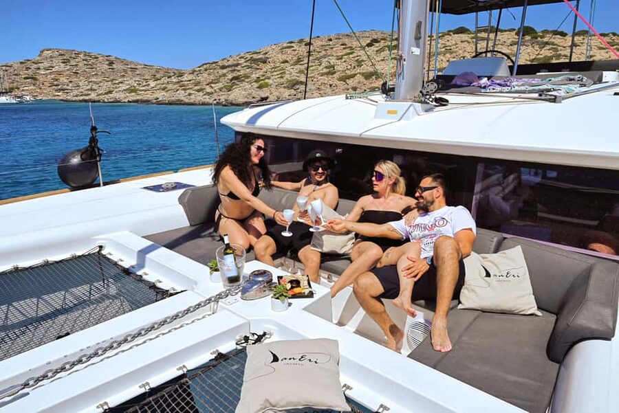 Heraklion: Dia Catamaran Tour - Lunch, Open Bar & Snorkeling - Dia Island’s clear bay and open-water activities