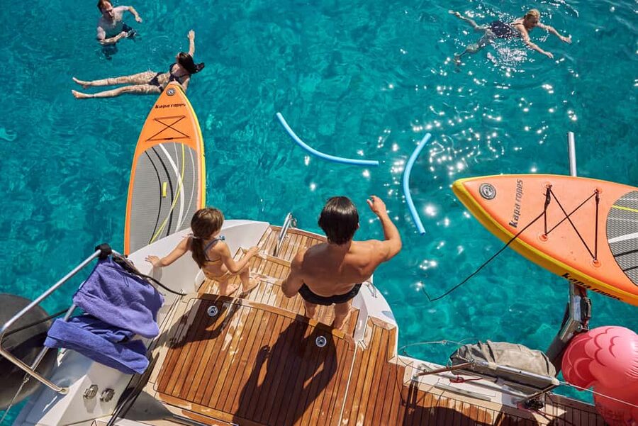 Heraklion: Dia Island Catamaran Cruise with Dinner and Wine - Sailing north from Heraklion to Dia Island