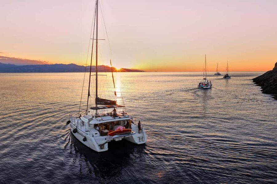 Heraklion: Dia Island Catamaran Cruise with Dinner and Wine - Dia Island’s bay: nearly three hours to swim and play