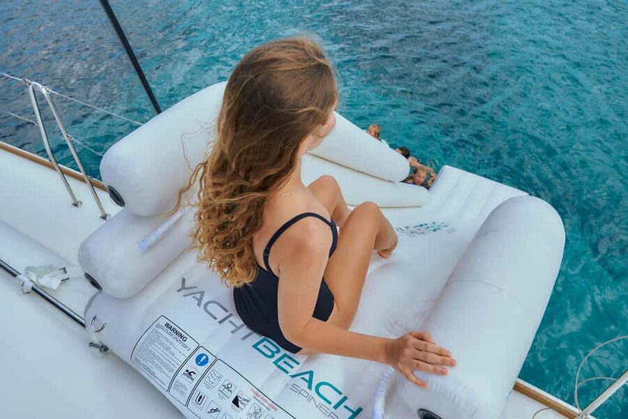 Heraklion: Dia Island Catamaran Cruise with Dinner and Wine - The crew and the level of service