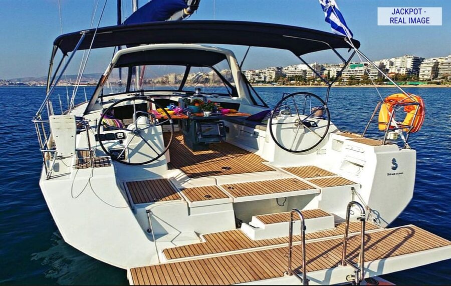 Heraklion: Dia Island Luxury Sailing Trip with Meal & Drinks - Final call: book it if the boat is part of the attraction