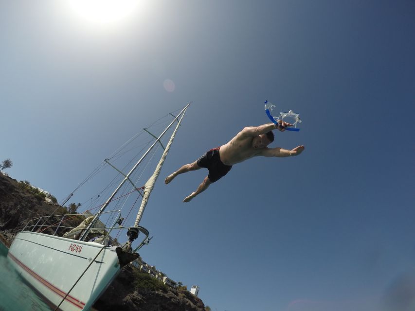 Heraklion: Dia Island Morning Sailing Trip with Snorkeling - Snacks, wine, and a relaxed lunch afloat