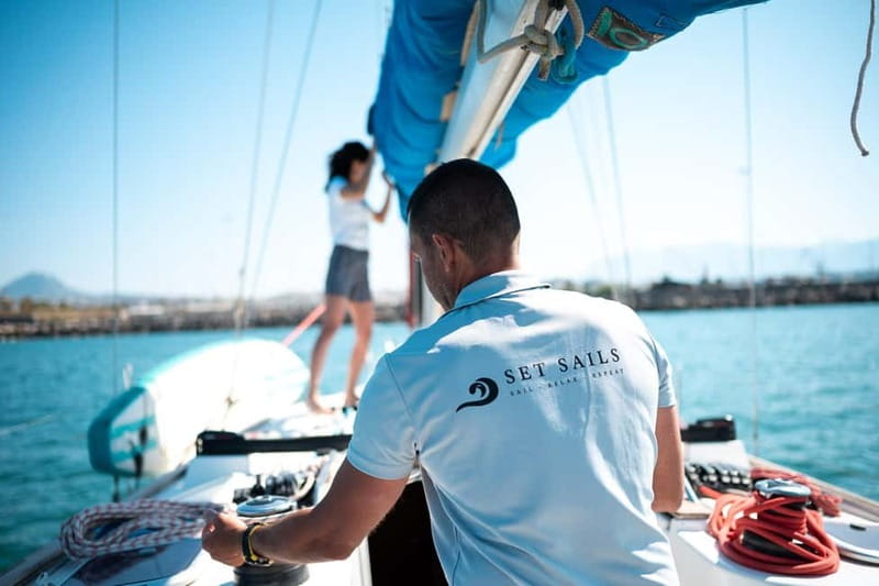 Heraklion: Dia Island Sunset Boat Tour with Dinner - A Mediterranean meal served on board