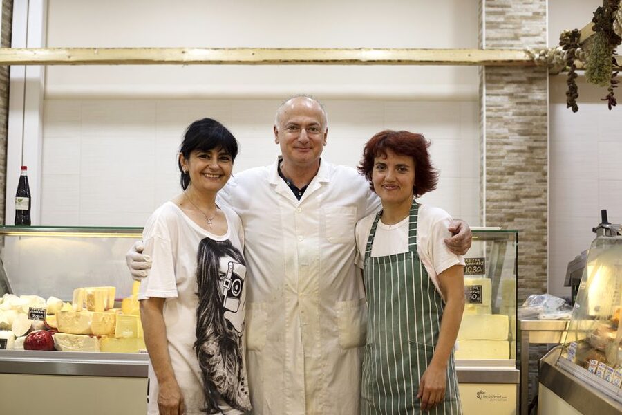 Heraklion: Food Tastings Walking Tour - Key points to know before booking