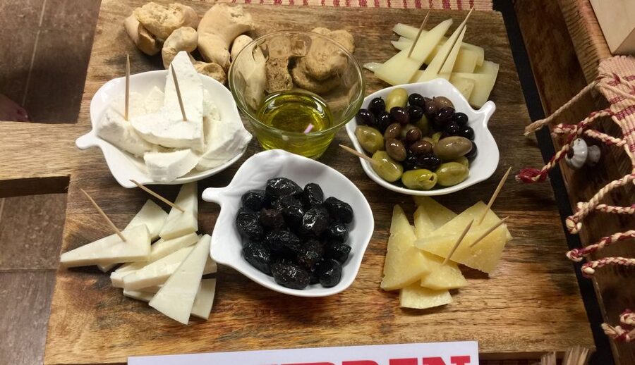 Heraklion: Food Tastings Walking Tour - The market stop and Cretan pantry basics