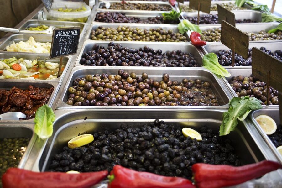 Heraklion: Food Tastings Walking Tour - Meze, meat, and the optional fried snails