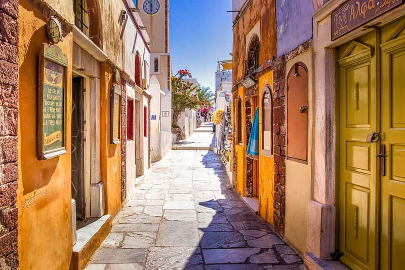 Heraklion: Guided Santorini Day Trip with Ferry Cruise - Who should book this Santorini day trip?