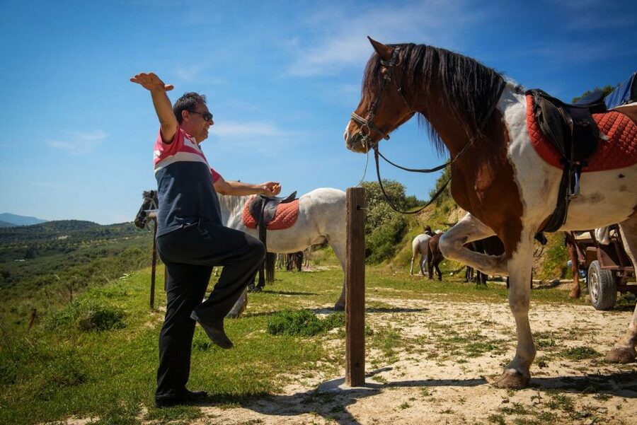 Heraklion: Horseriding Day Tour with Lunch and Transfer - Riding into the Finikia Mountains