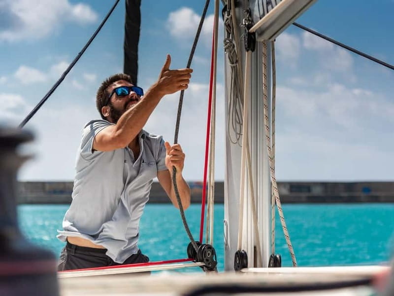 Heraklion: Luxury Catamaran Cruise to Dia Island with Lunch - Setting sail from Heraklion