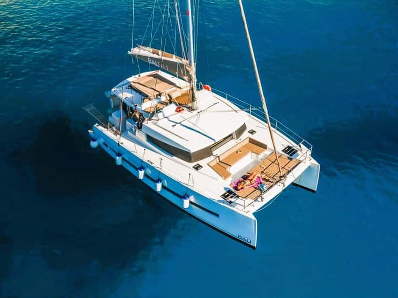 Heraklion: Luxury Catamaran Cruise to Dia Island with Lunch - A long stop in a quiet Dia Island bay