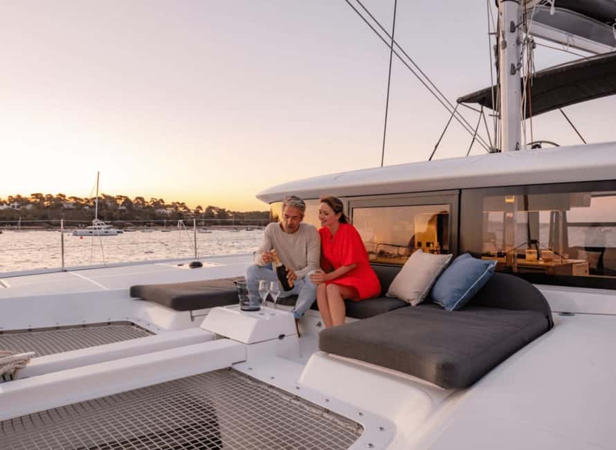 Heraklion Luxury Catamaran Dia Isla -Gourmet Lunch Top Rated - Key points at a glance