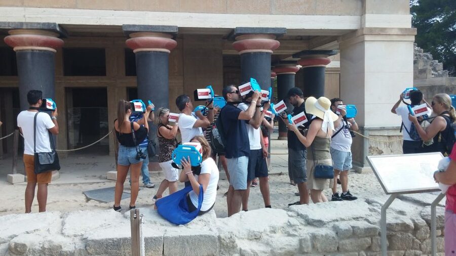 Heraklion: Palace of Knossos 3D Virtual Audio Tour by Tablet - Learning to use the tablet without wasting time