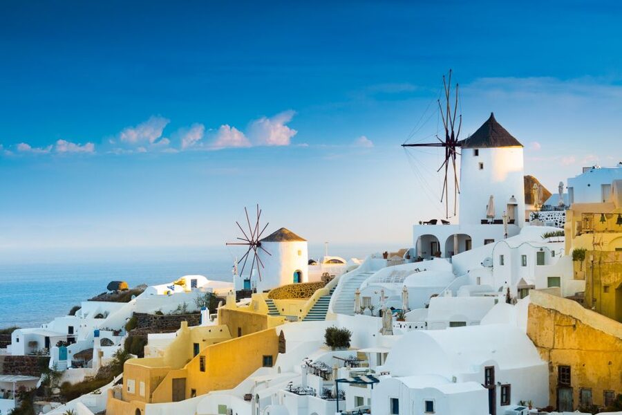 Heraklion: Santorini Day Trip with Boat Transfer & Oia Visit - How the bus tour helps