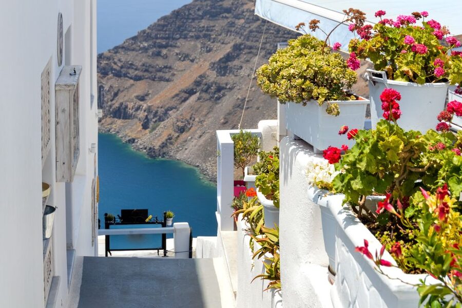 Heraklion: Santorini Day Trip with Boat Transfer & Oia Visit - Who will get the most from this day trip