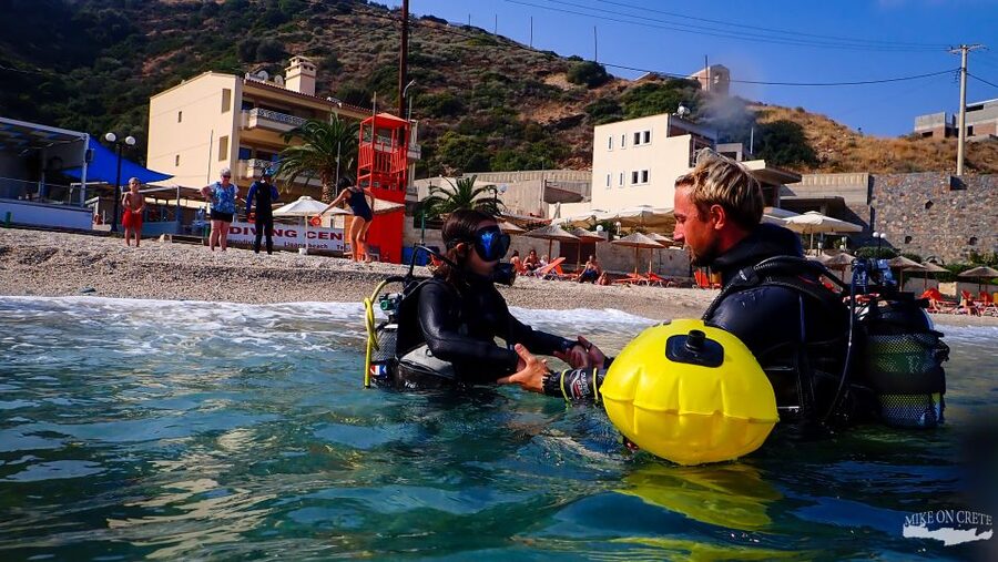 Heraklion: Scuba Diving Experience for First-Timers - Photos, snorkeling, and the small details that matter