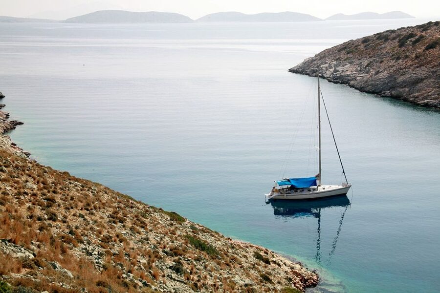 Heraklion: Small-Group Sailing Trip to Dia Island with Lunch - Lunch on board, with Greek flavors and practical limits