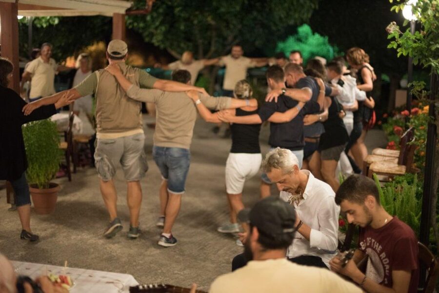 Heraklion: Sunset Safari with Dinner & Prosecco - A Cretan dinner at a local taverna
